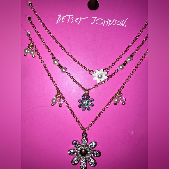 SOLD BETSEY JOHNSON SET Ooh a Daisy Mixed Metals Necklace Bracelet Earrings NWT - Picture 12 of 16